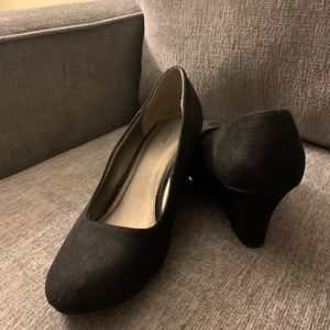 Black Velvet Wedges